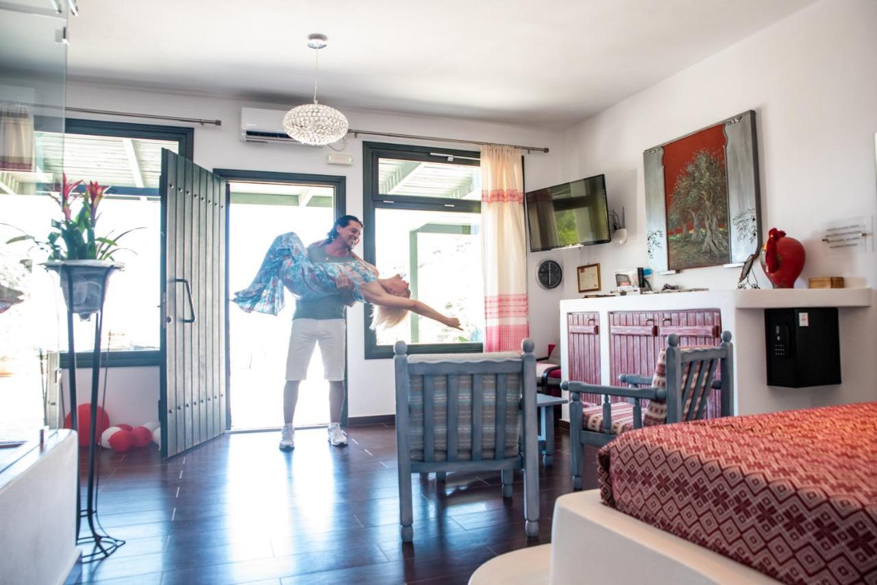 Khalkíon Elaiolithos - Luxury Villa Suites - Adults Only מראה חיצוני תמונה